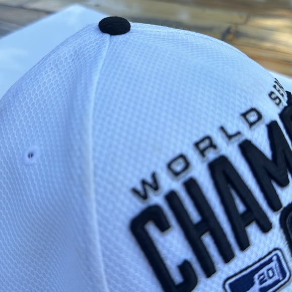 San Francisco Giants 2014 World Series Champions On Field FlexFit Hat Size M/L - Picture 6 of 6